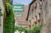 Das Gästehaus Meerspinne ist nur wenige Schritte vom Weingut entfernt - Weingut Thomas Steigelmann, Gimmeldingen (Pfalz), Neustadt / Weinstr.